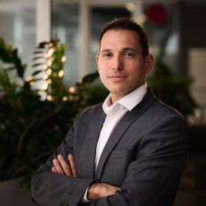 Gorkem Oran, Director General Edenred România, declară: ”Indicatorii locali întăresc această direcţie. Raportul Edenred Benefit confirmă şi creşterea apetitului pentru beneficii flexibile şi personalizate: doar 1 din 5 angajaţi consideră pachetul actual complet adaptat nevoilor sale, iar categoriile legate de cadouri, ocazii speciale şi recompense individuale sunt în creştere constantă pe toate segmentele de vârstă".